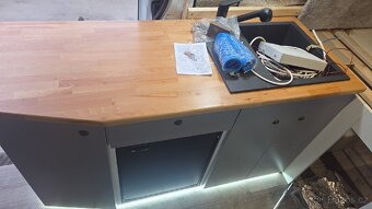 Prodám obytnou dodavku Mercedes Sprinter - 4