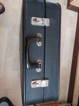 Kufříkový psací stroj CONSUL - 4