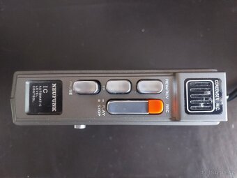 6 kusů - kazeťák, 2x walkmen, 3 rádia - 4