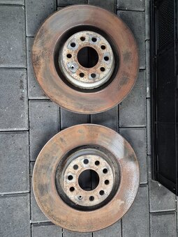 Octavia 3 RS přední brzdové třmeny + kotouče - 4