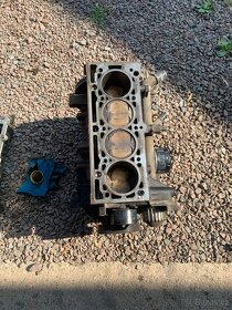 Renault Megane Scenic - motorové díly - 4