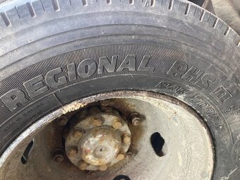 Pneu 245/70 r 17.5 - 4