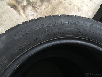 Prodám zimní pneu Nokian R17 215/55 - 4