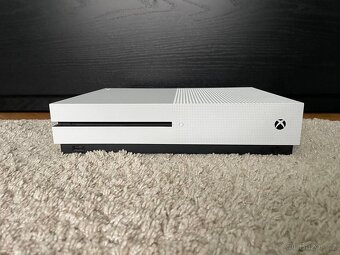 Xbox One S + hra Gta V - 4