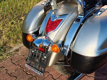 Kawasaki VN 1700 Classic Tourer Nomad - 4