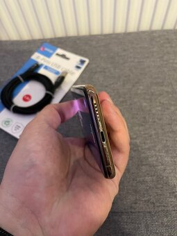 Prodám iPhone XS 64gb - 4