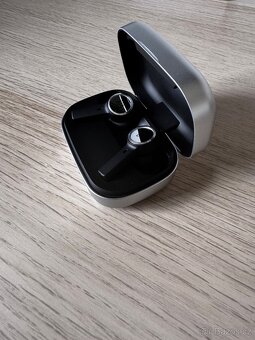 Bang & Olufsen Beoplay E11 - 4