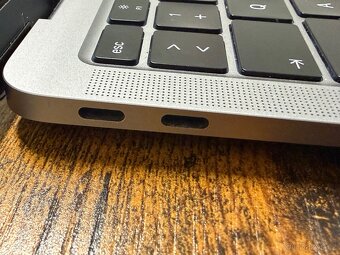 Apple MacBook Air M1 8GB/256GB - 4