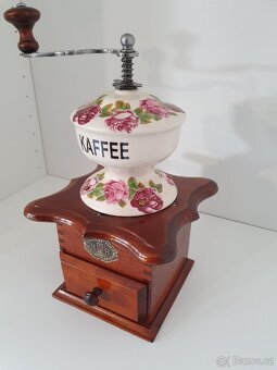 Mlýnek na kávu - 4