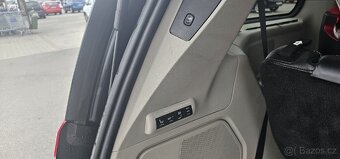 Chrysler town and country - 4