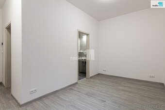 Pronájem bytu 3+kk, 96 m2 + 116 m2 terasa, Praha 8 - 4