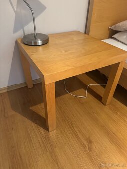 Postel s nocnim stolkem - 4
