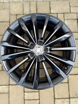 Alu kola Trinity, Škoda Superb 3, 5x112 r19 - 4