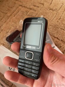 Tlačítkový telefon s fotoaparátem - nový - 4
