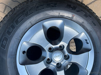 Jeep Wrangler Alu disky 7,5Jx18 včetně pneu 255/70x18 - 4