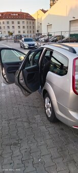 Ford Fokus 2009 rok - 4