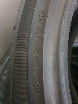 255 40 20 101W zimní Hankook - 4