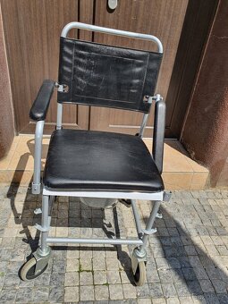 toaletní židle, záchod pro nemocné, na kolech - 4
