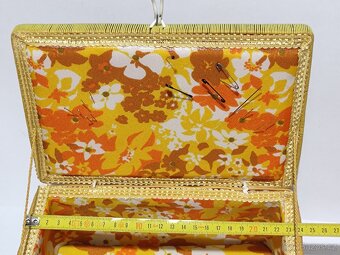 Retro košík na šití s dobovým vybavením, ČSSR, pošta 75.- - 4