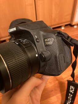 Canon EOS 700 D - 4