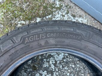 Celoroční pneu 215/60/17C Michelin - 4