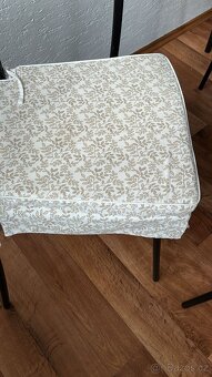 Jídelní  stul + židle - 4