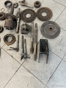 Nahradní díly Tatra 87 - 4