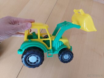 TRAKTOR NAKLADAČ S VLEKEM 50 CM - 4