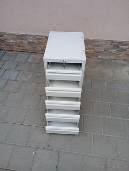 Plechový kontejner - 5 zásuvek - 4