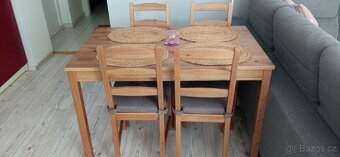 Jídelní stůl a čtyři židle zn. Ikea - 4