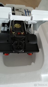 Porsche 917 K Autoart 1:18 - 4