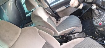 Prodam nahradni dily na Citroen C8. RHK. 2.0Hdi - 4