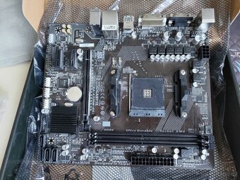 Gigabyte A320M-DS2 deska - 4