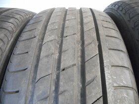 225/55R17 - 4