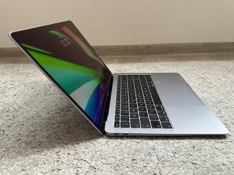 MacBook Air 2019 - 4