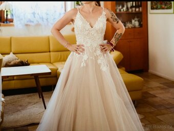 💍 Svatební šaty s vlečkou, velikost M – jako nové 💍 - 4