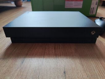 Xbox One X 1TB - 4