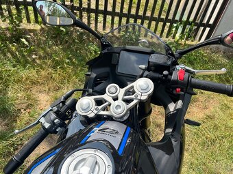 QJ motor SRK 125 R - 4
