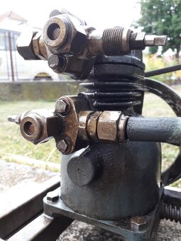 Kompresor funkcni dvouvalec pekny stav - 4