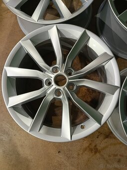 Alu 18" 5x112 8J et44 Superb - 4