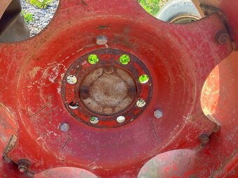 Zetor 5611-6945 kola - ráfky W12x28 - 4