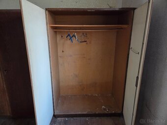 Staré skříně za odvoz - 4
