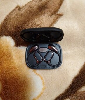 Bezdrátová sluchátka pro sport s uchycením za ucho - 4
