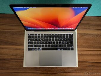 MacBook Pro 2017 | i5 • 8GB • 256GB - 4