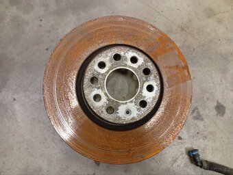 Přední brzdiče Octavia 2 RS facelift - 4