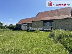 Prodej bývalé zemědělské usedlosti v obci Milčice okres Nymb - 4