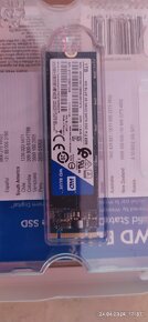 WD BLUE SSD 1TB SATA M.2 (2 Kusy) - 4