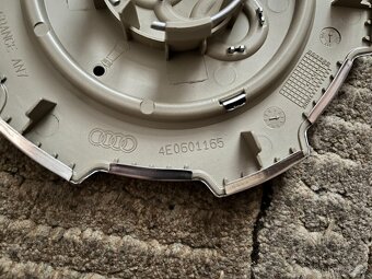Ozdobný kryt kola AUDI A8 03-10 - 4
