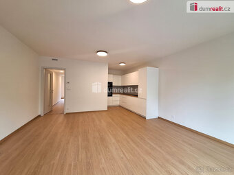 pronájem 2kk 62m2 se dvěma balkony 7m2 a 6m2 Sochorcova P4 H - 4