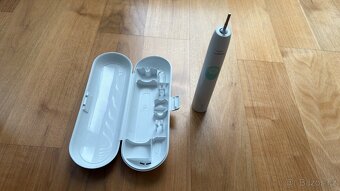 Sonický kartáček Philips Sonicare 4300+nabíječka+pouzdro - 4